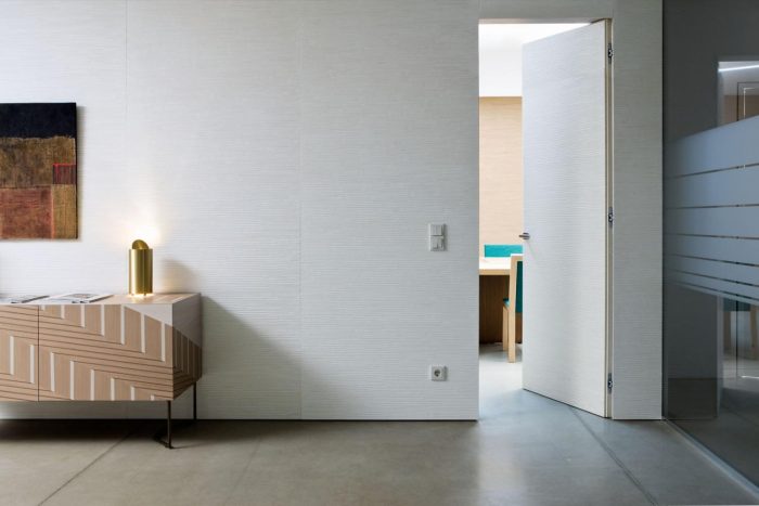 Laura Meroni porta battente Decor