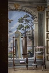 specchio appendiabiti da terra Ren di Poltrona Frau Lato Home