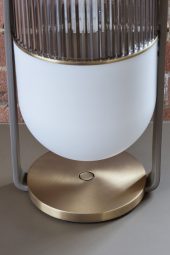 lampada da tavolo Xi di Poltrona Frau Lato Home