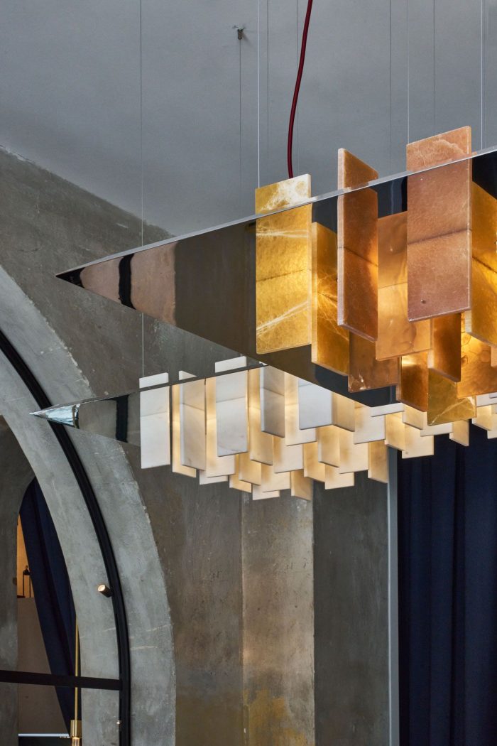 Oltre Chandelier - Image 1